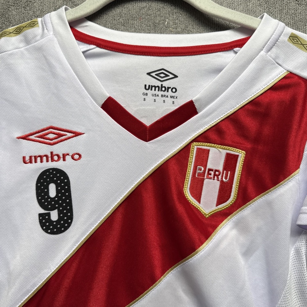 Umbro Peru Soccer Jersey Guerrero #9 FIFA World Cup 2018 Home White Size S